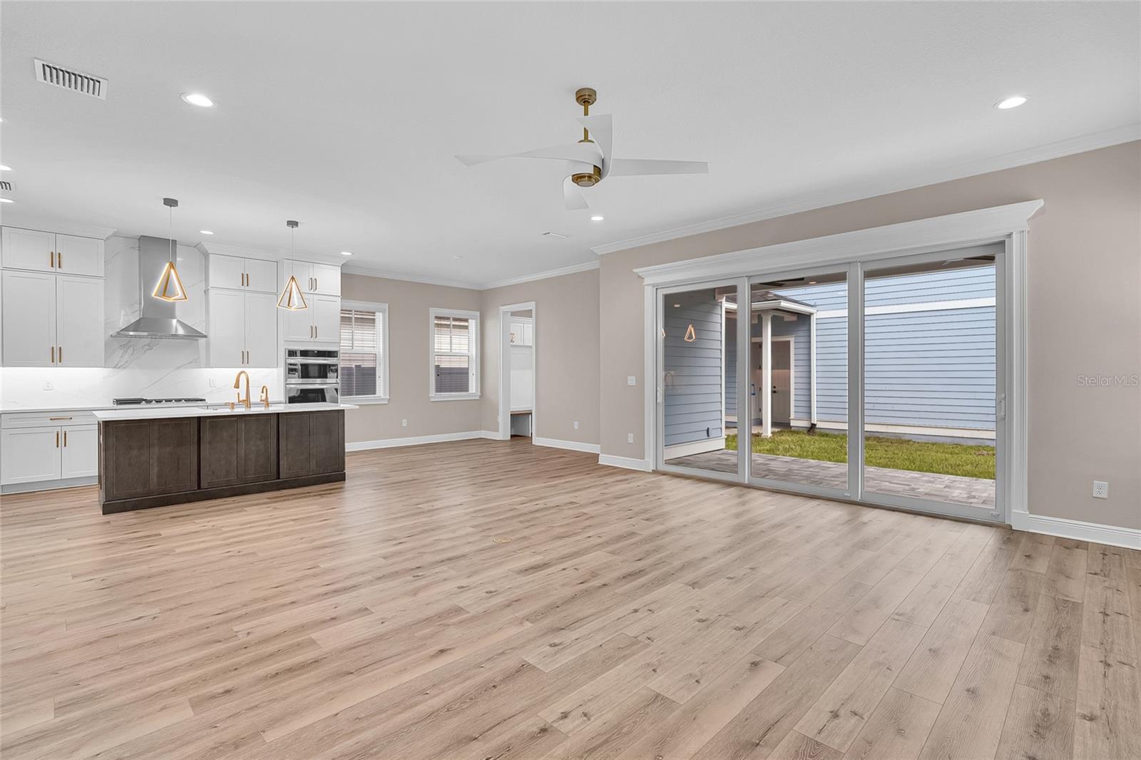 KITCHEN LIVING COMBO VIEW