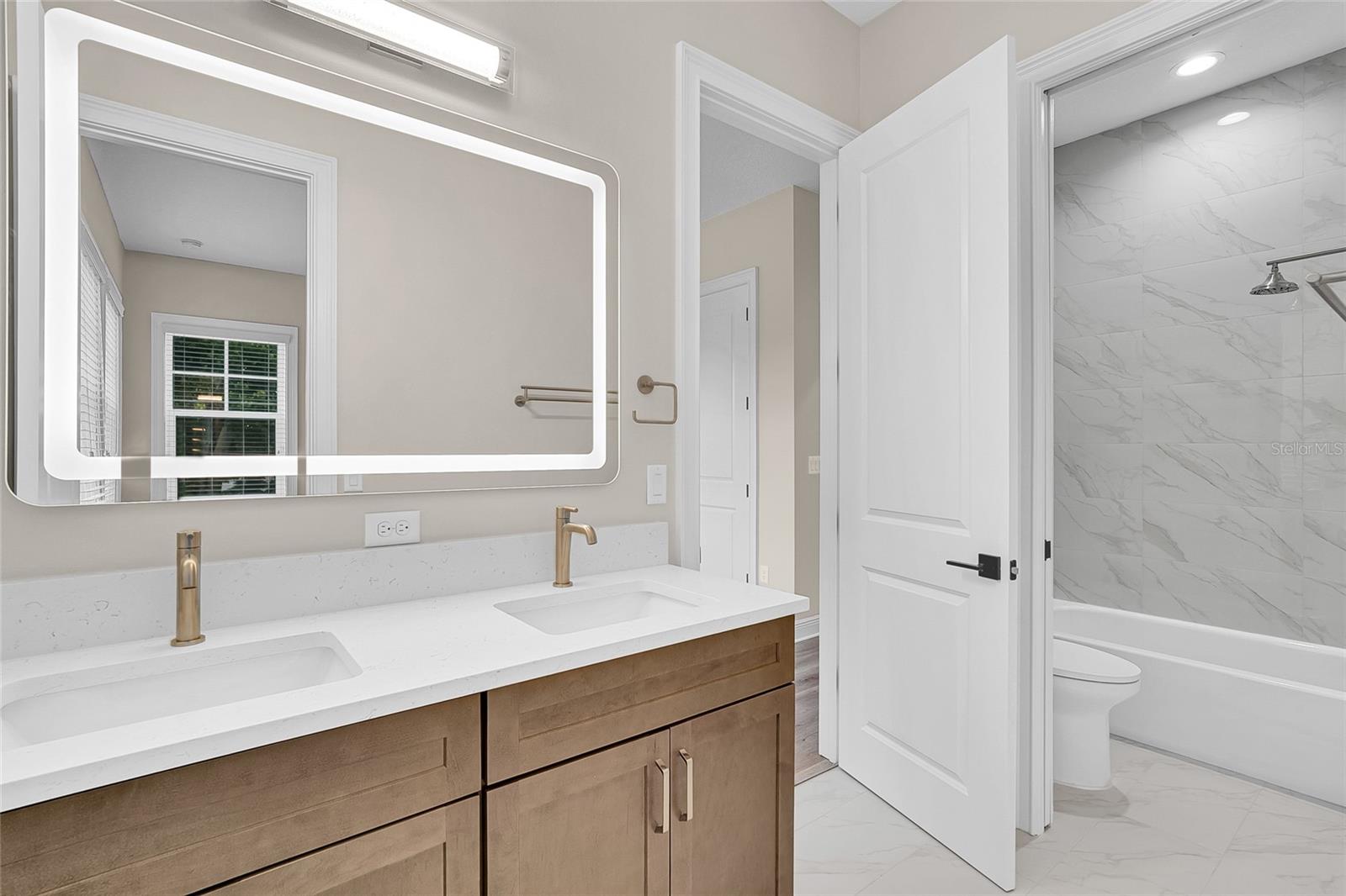 JACK AND JILL BATHROOM
