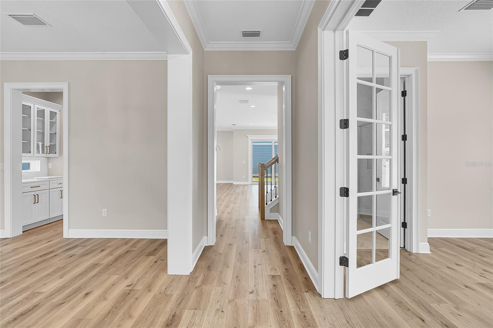 FRONT ENTRY WAY