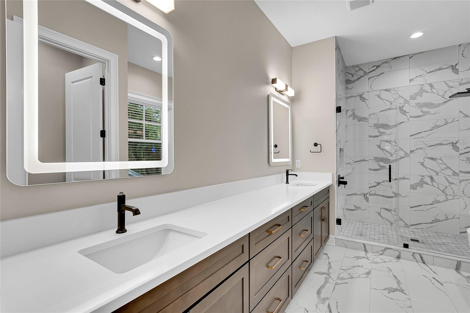MASTER BATH DUAL SINKS