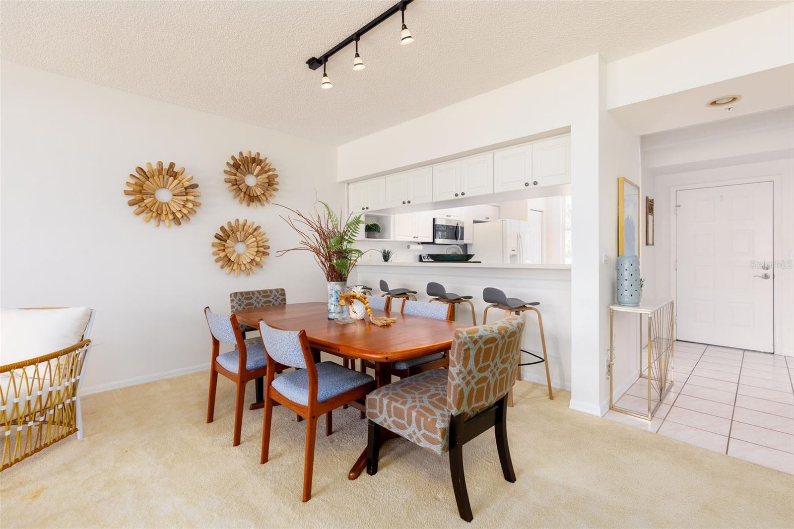 Dining Room, Breakfast Bar