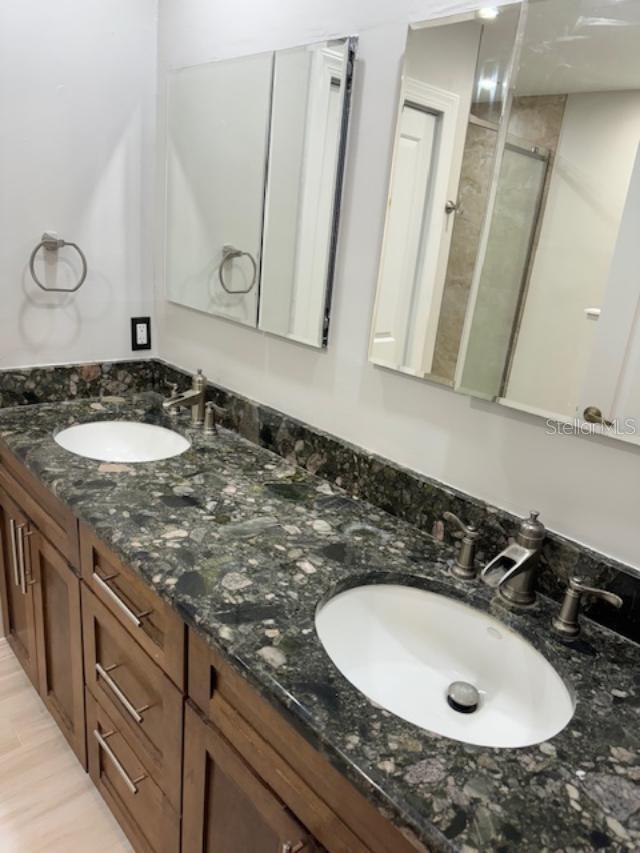 MASTER BATH DOUBLE SINKS