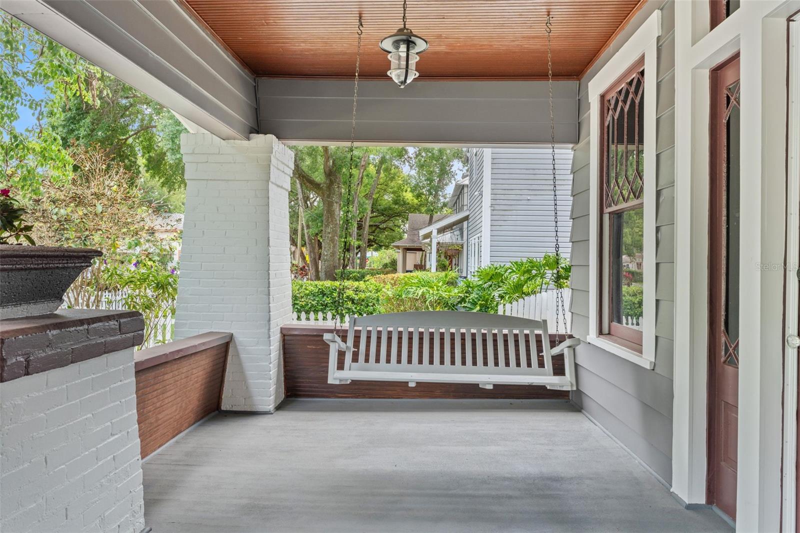 Dual porch swings