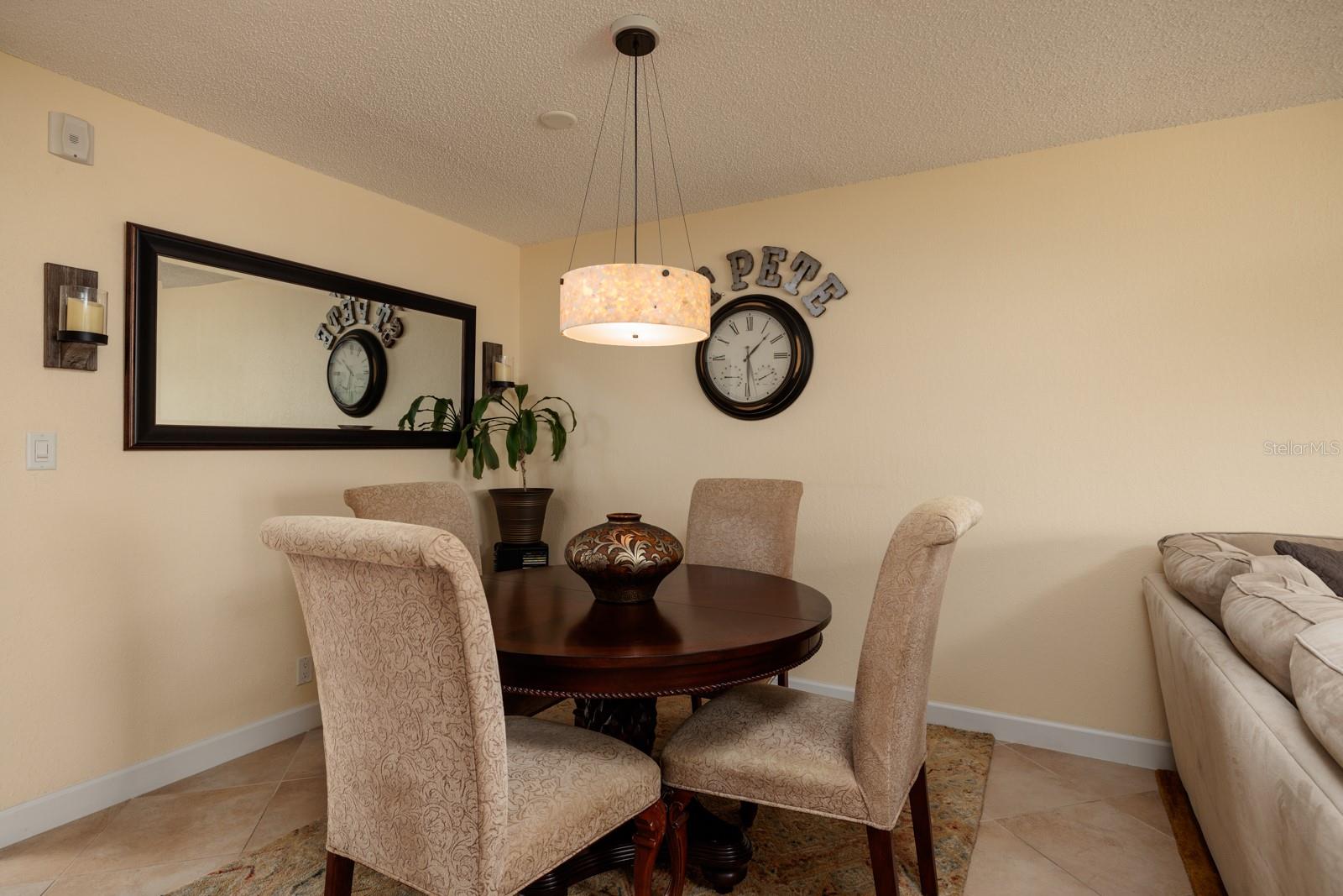 DINING ROOM AREA
