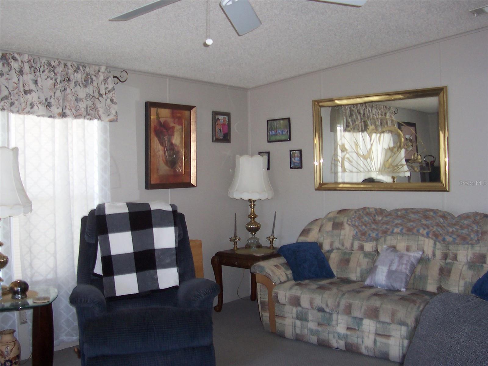 Great living room for entertaining.