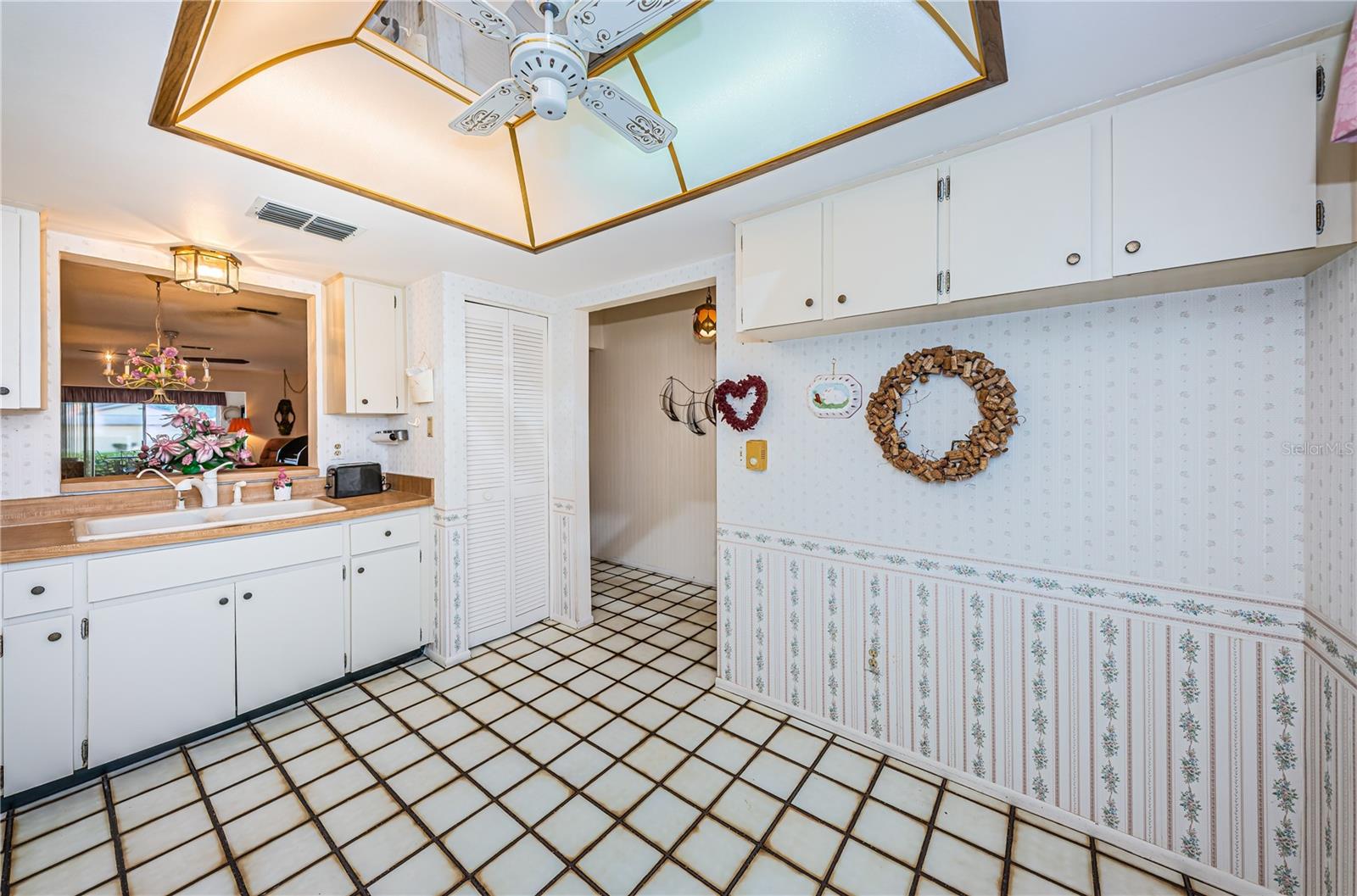 Kitchen/Breakfast Nook
