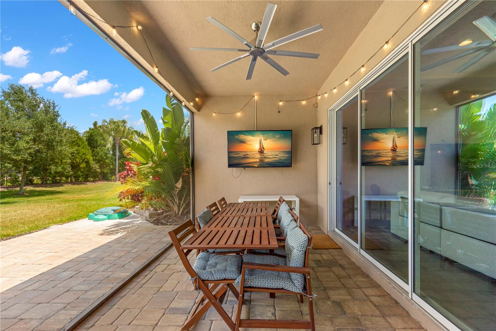 Room to entertain friends and family!