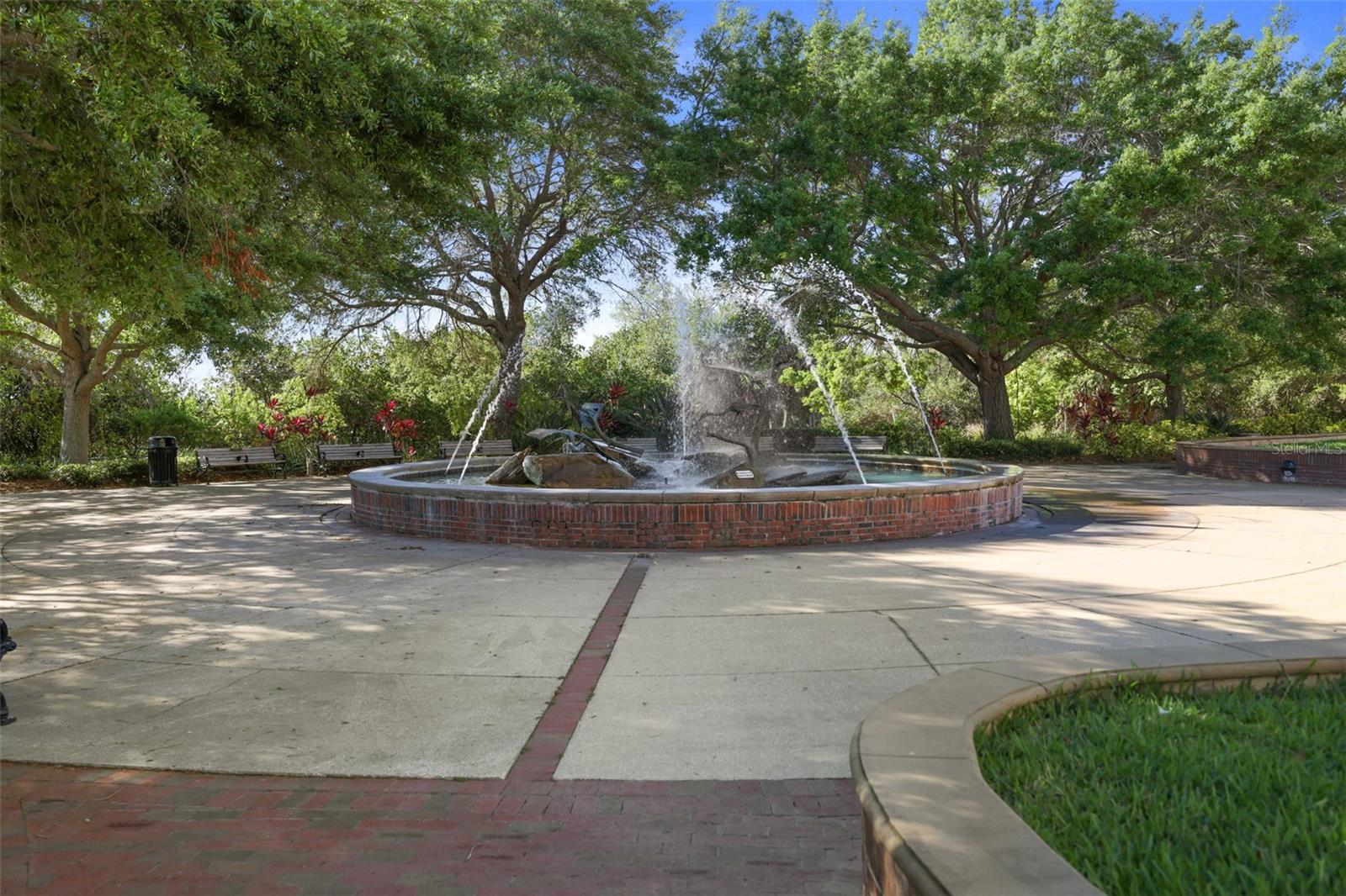 You'll have an aerial view of this charming fountain from your balcony!