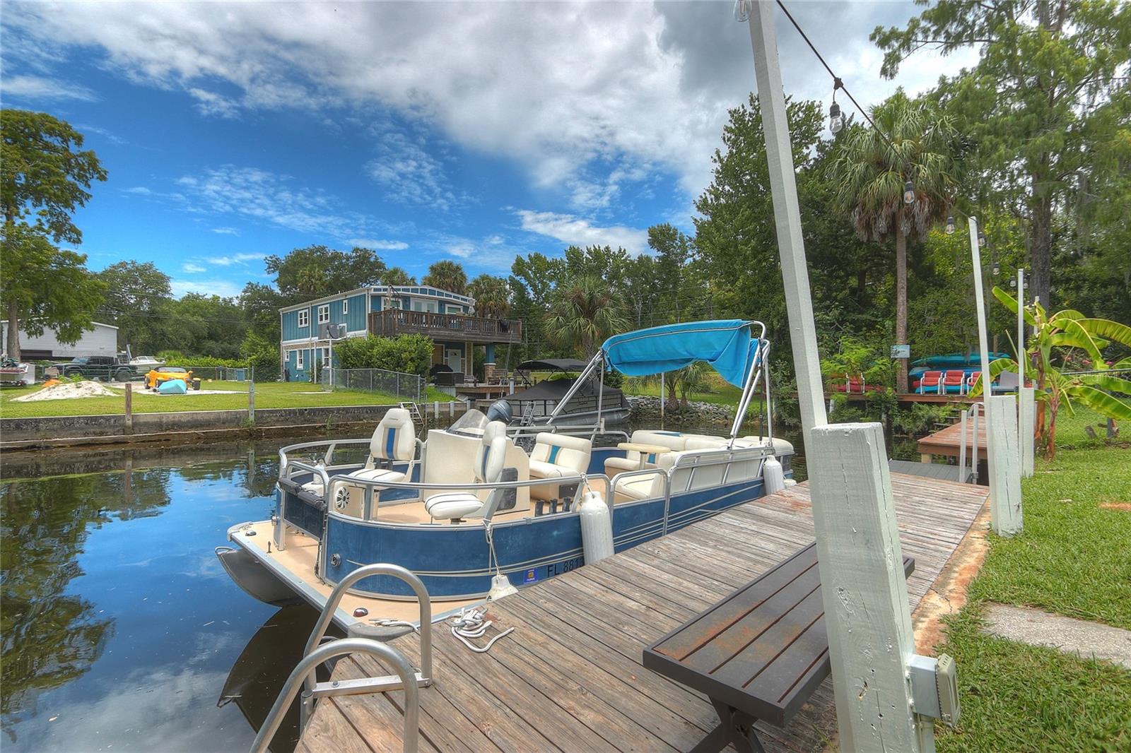 Weeki Wachee Springs River & The Gulf of Mexico are connected to this property via this boat friendly upriver canal