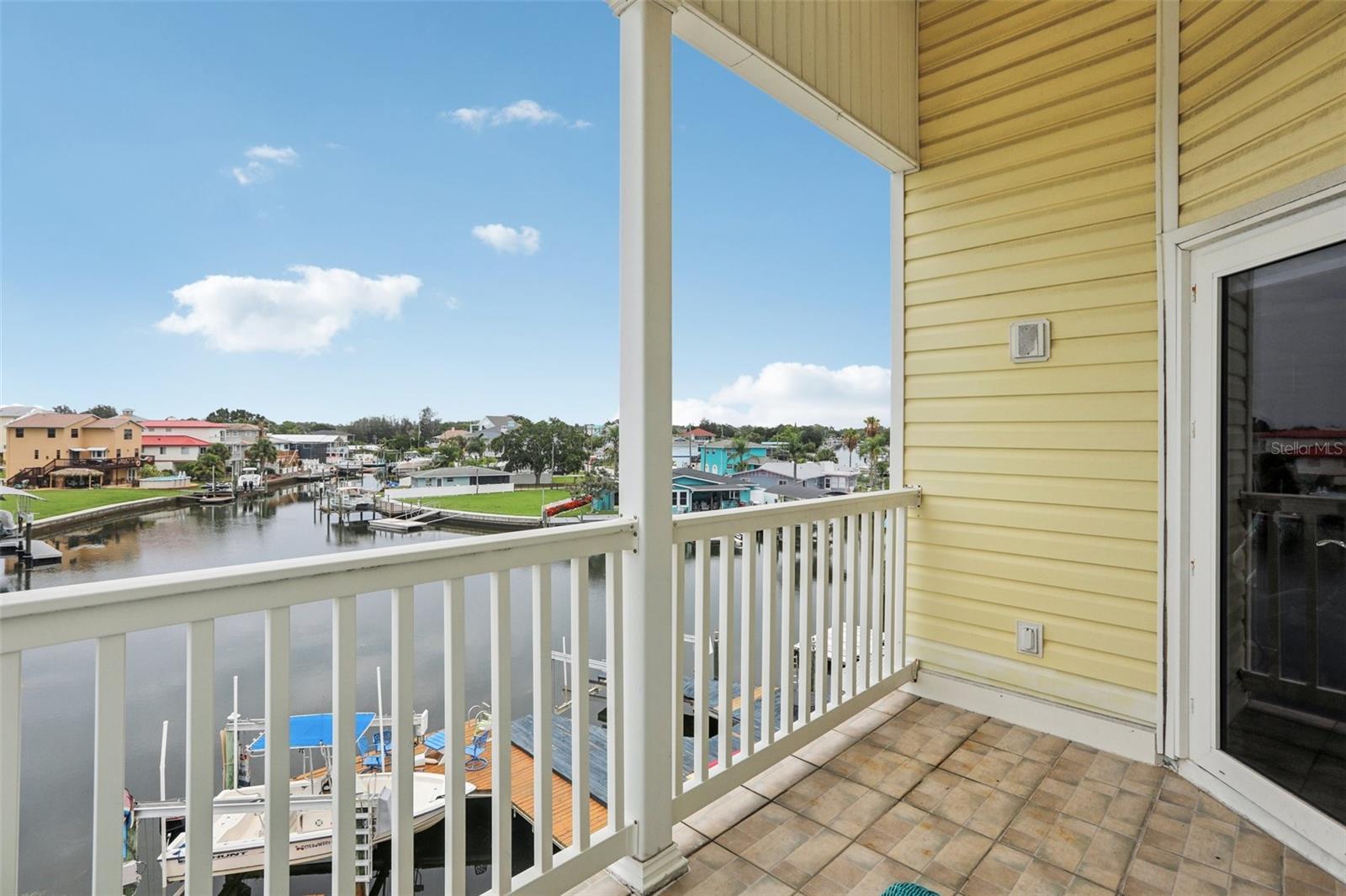 3rd floor deck over water