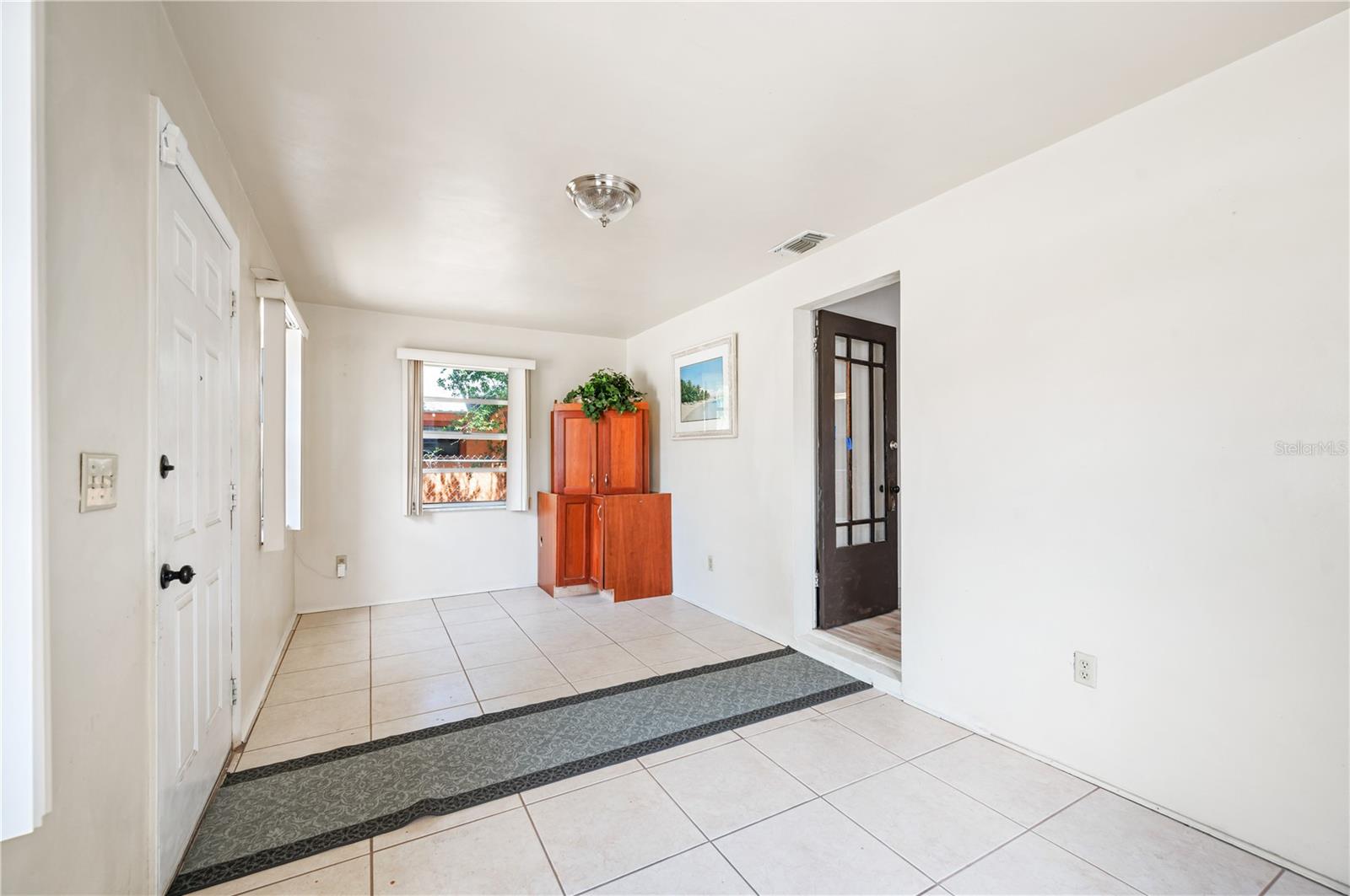 Foyer / Sitting room