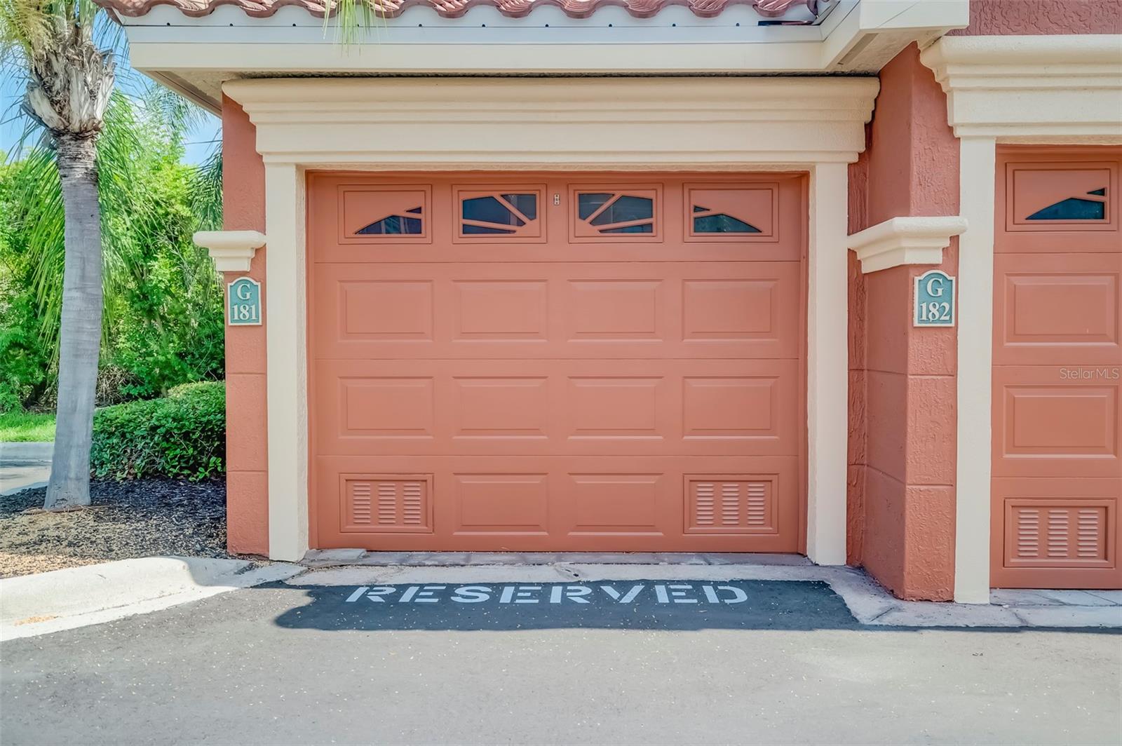 detached garage