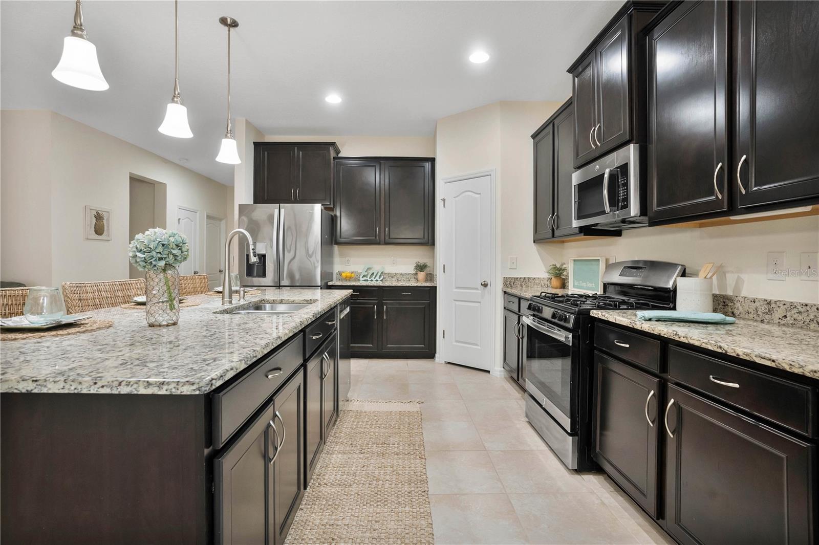 Large Kitchen, great for Entertaining!