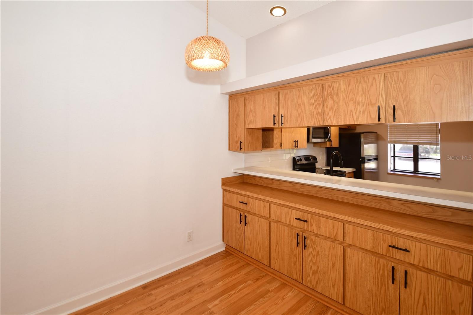 Nice sized dining area off the kitchen. Great for entertaining.