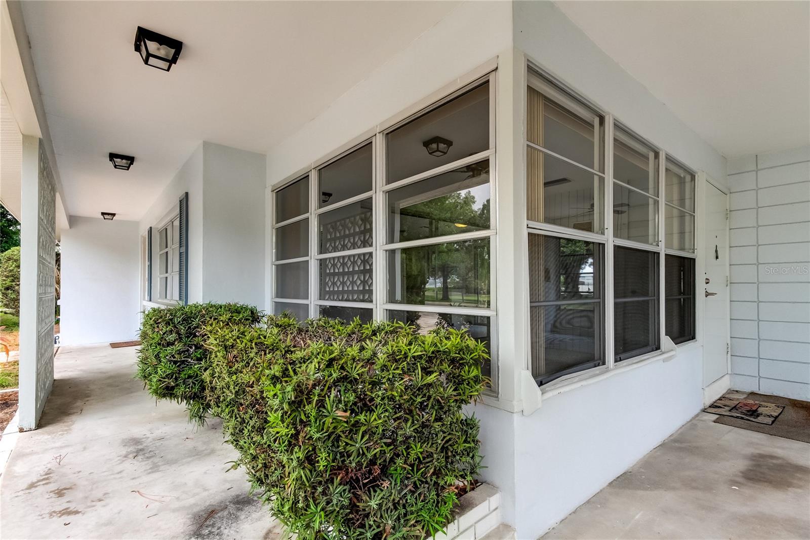 Large Windows to maximize your waterfront views from the sun room / bonus room