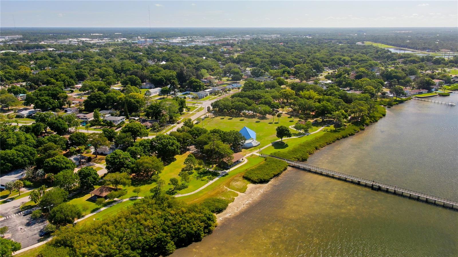 Local pier and parks across the street and within 2 min walk