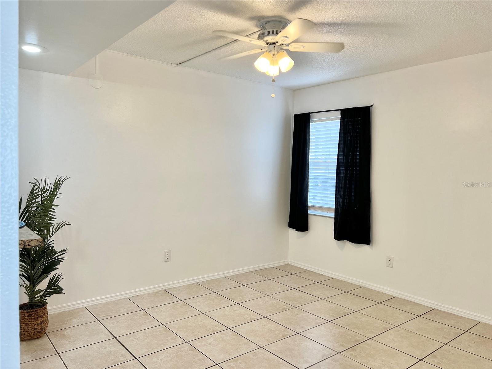 Living Area - Ceiling Fan