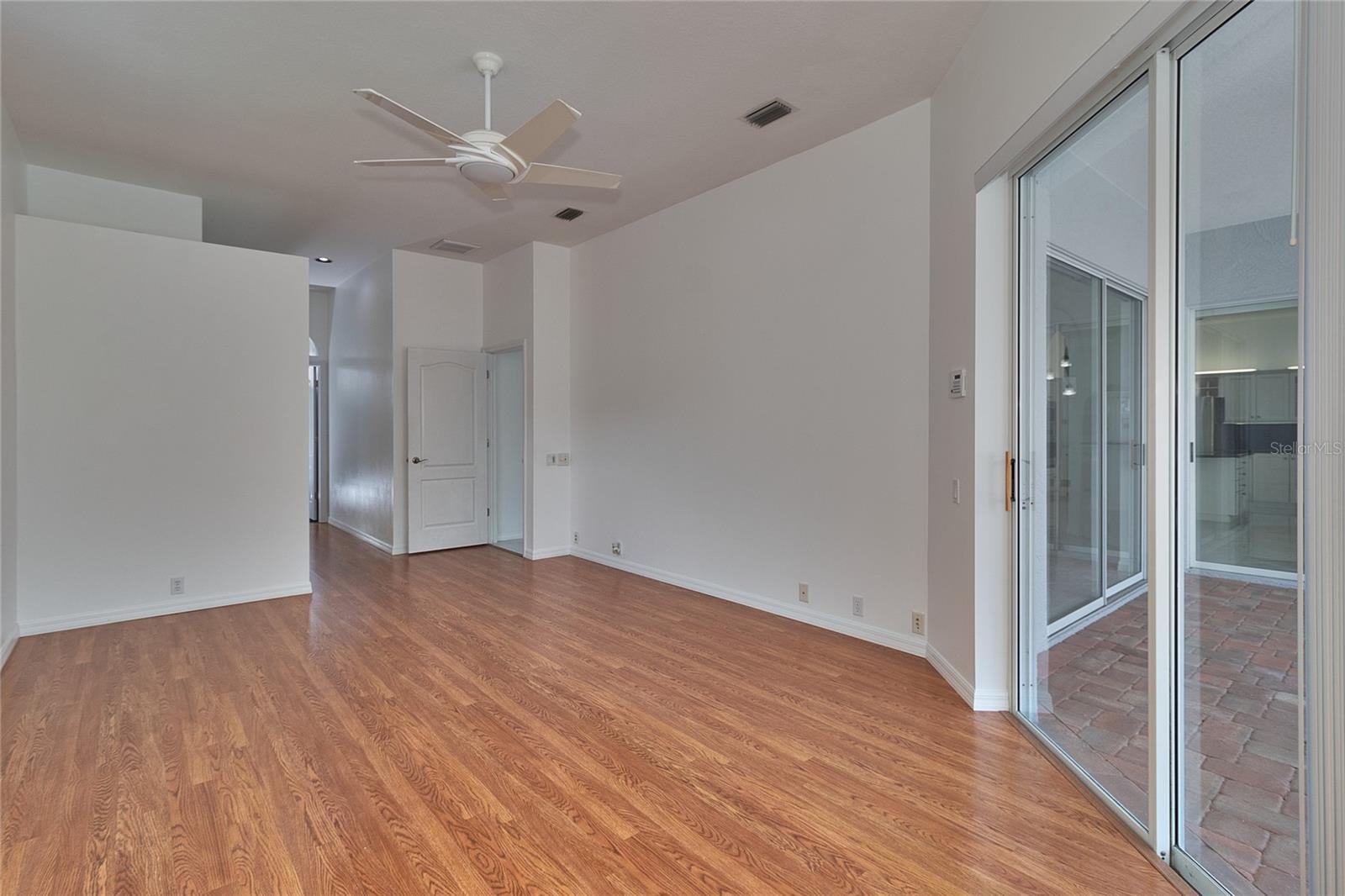 MASTER BEDROOM WITH ACCESS TO POOL