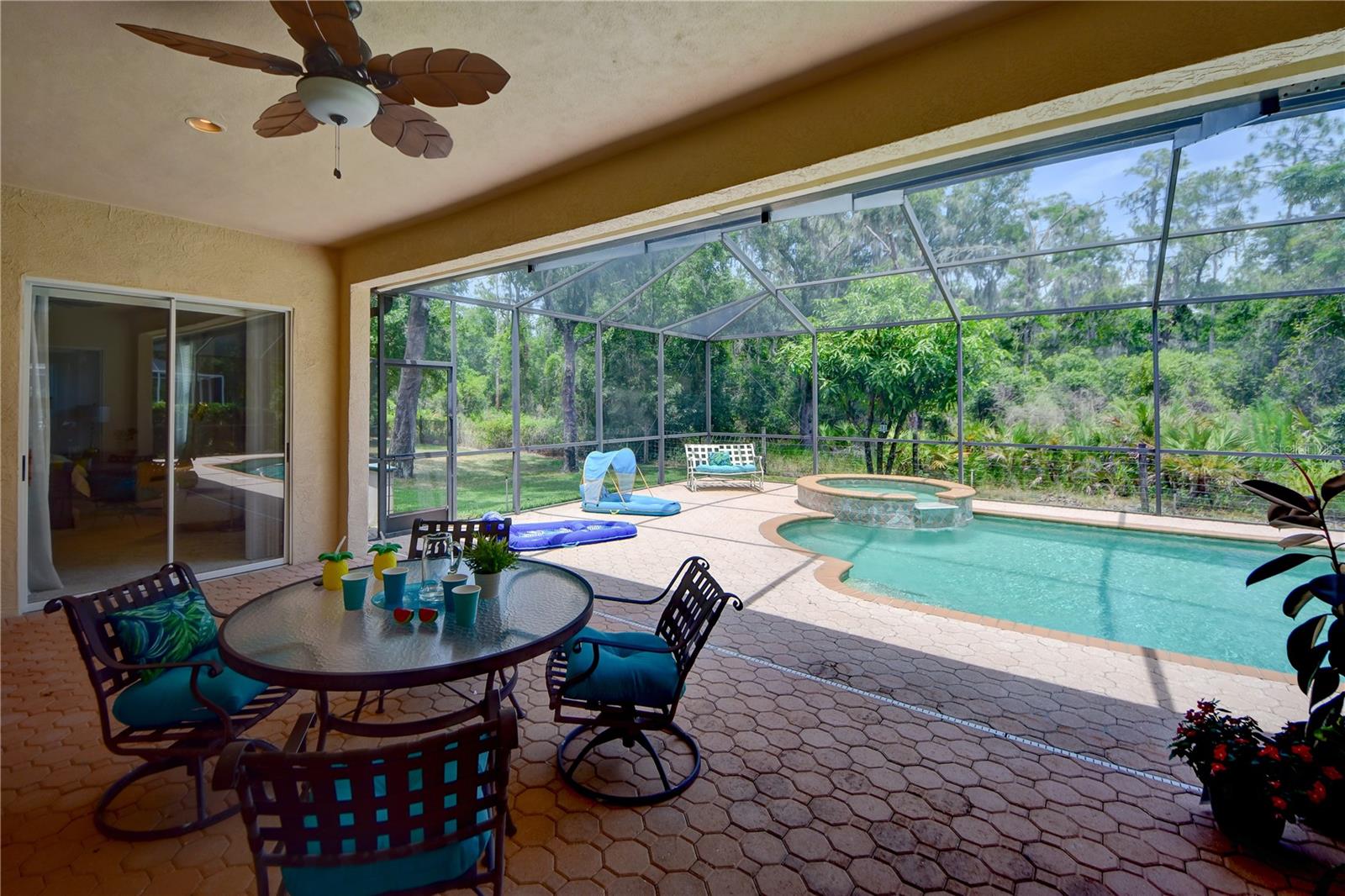 Covered Lanai W/ New Ceiling Fan