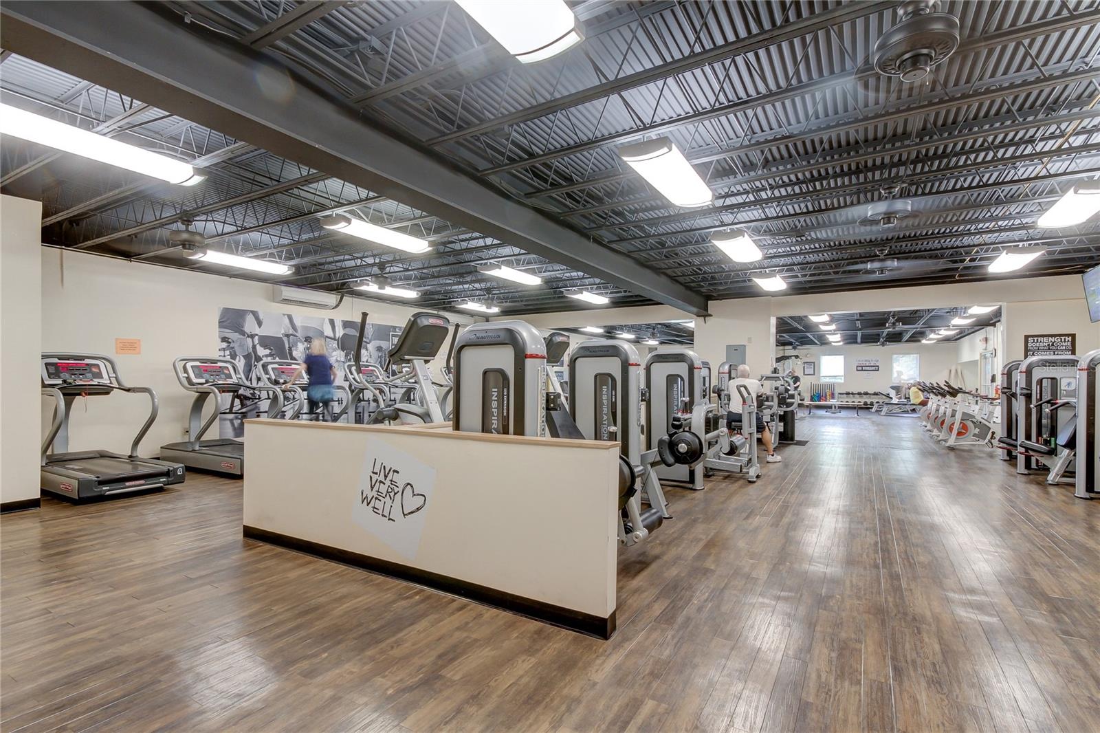 What an incredible fitness room!