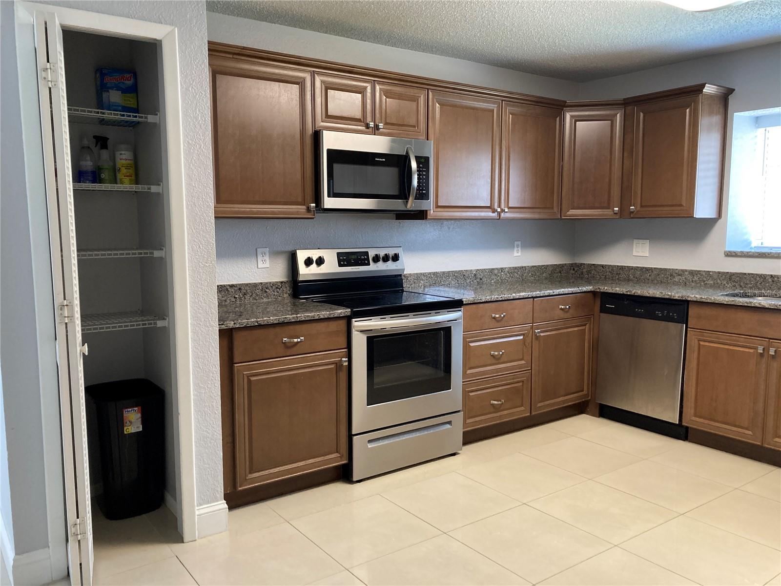 Kitchen-w/ Pantry Closet