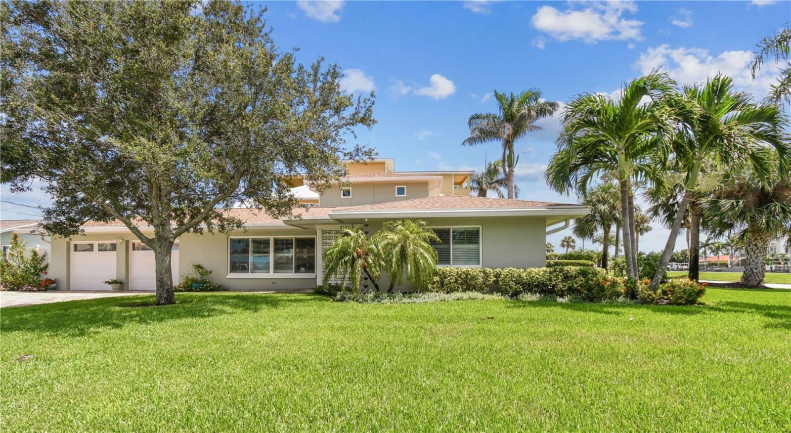 Lovely Coastal Home in Belleair Beach Yacht Club Estates