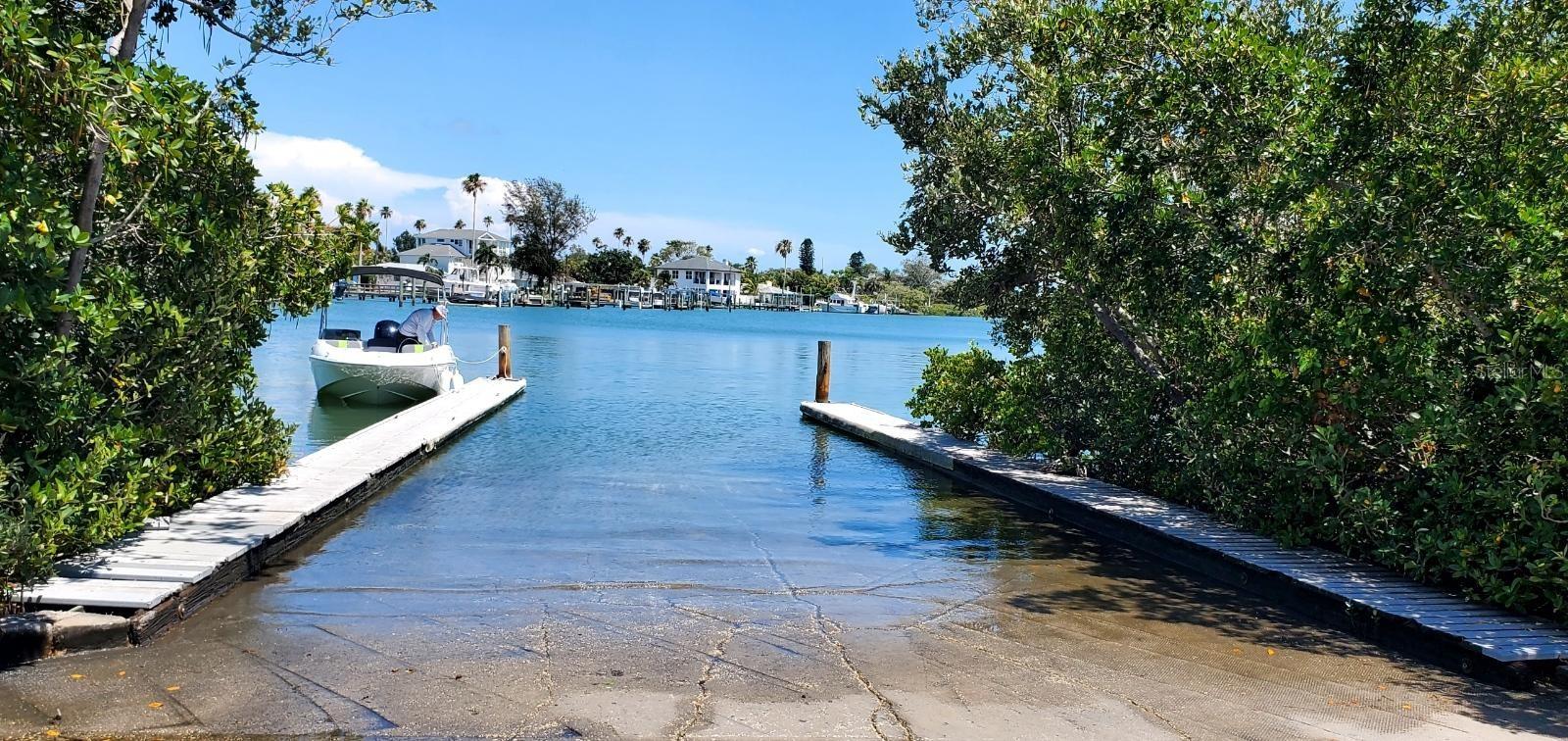 Public Boat Ramp by the Don CeSar parking lot. Launch your water vessel & enjoy great boating & fishing.