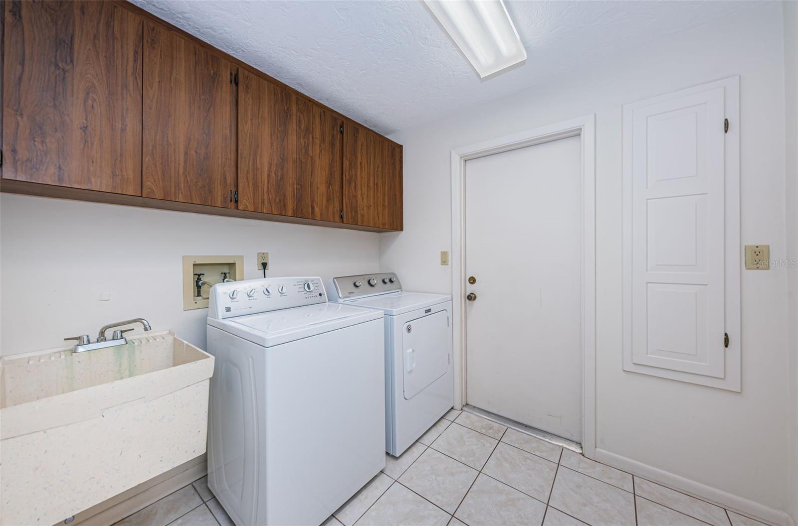 Large Laundry Room