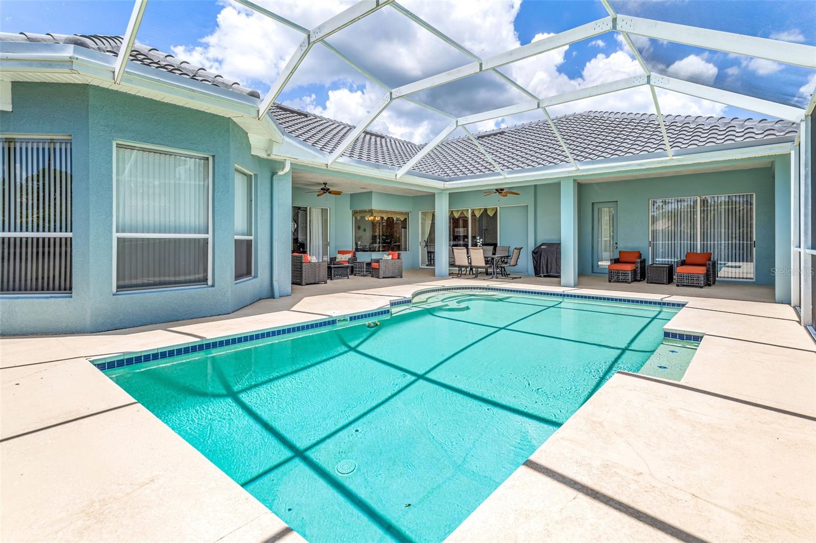 Spacious screened pool lanai