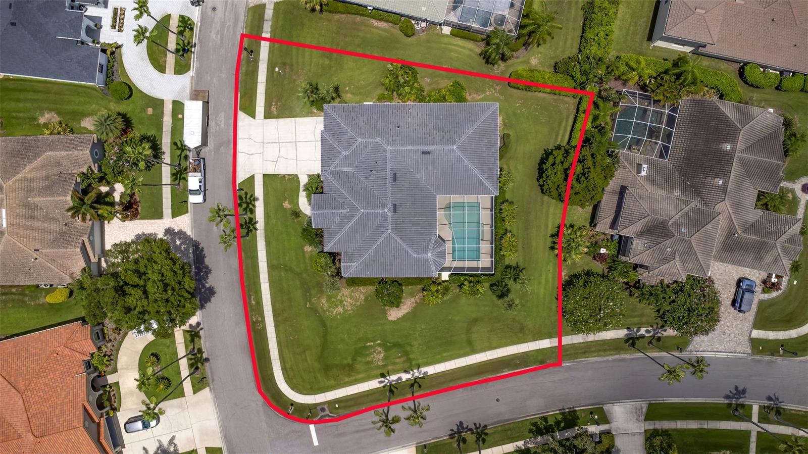 .39-acre corner lot in gated Harbor Links