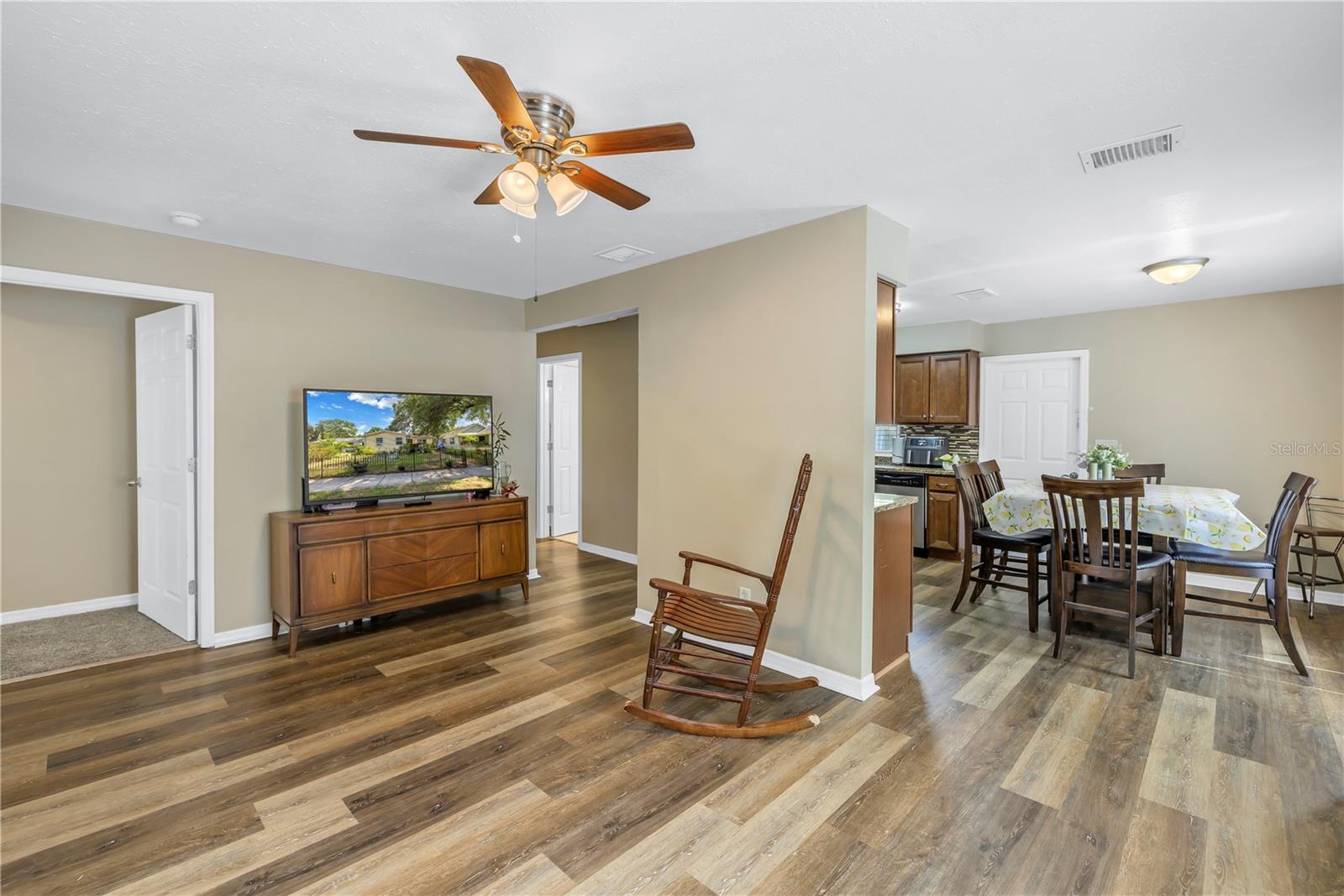 Family Room/front Entry