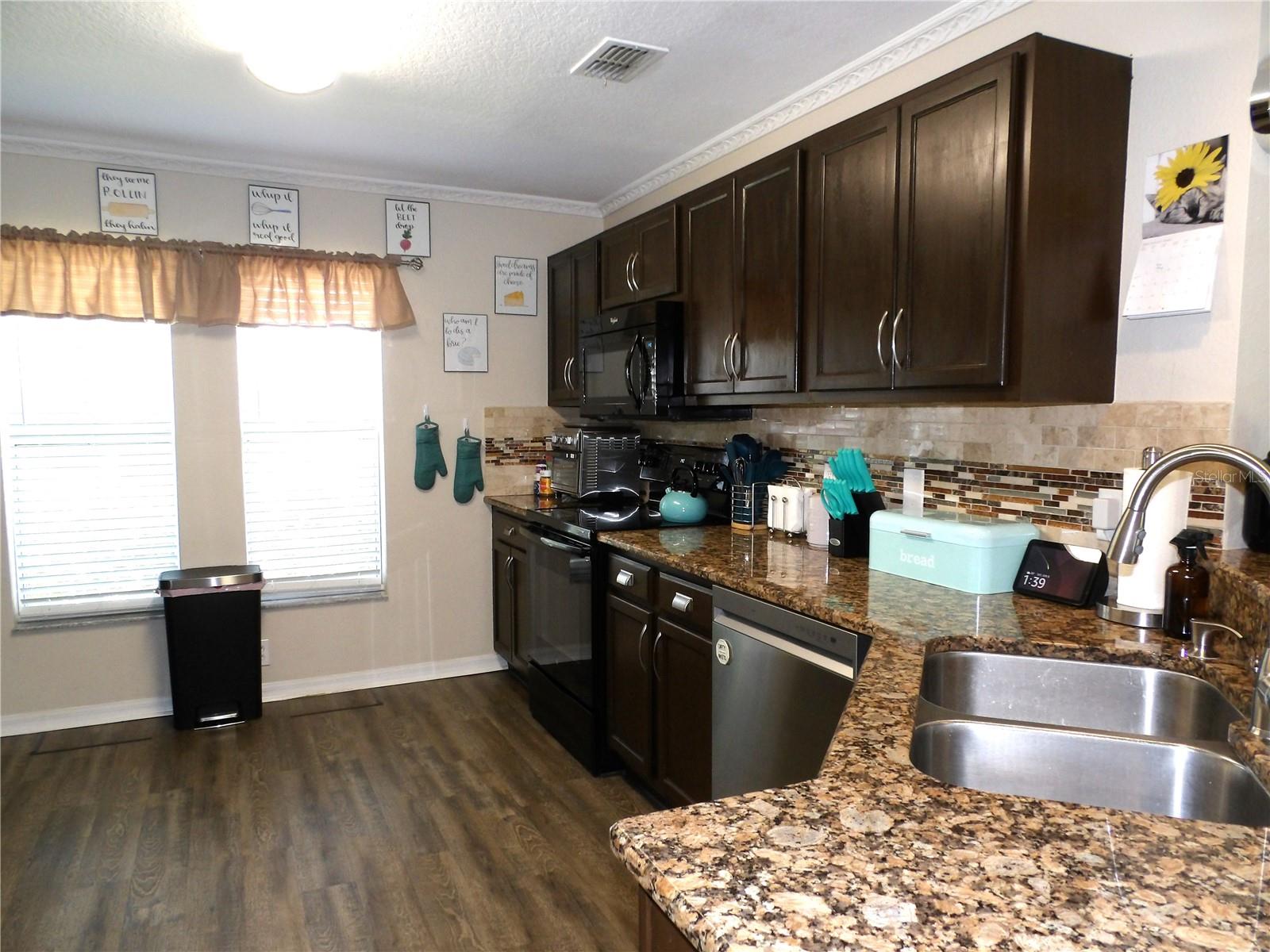 Huge Kitchen With Plenty Of Storage