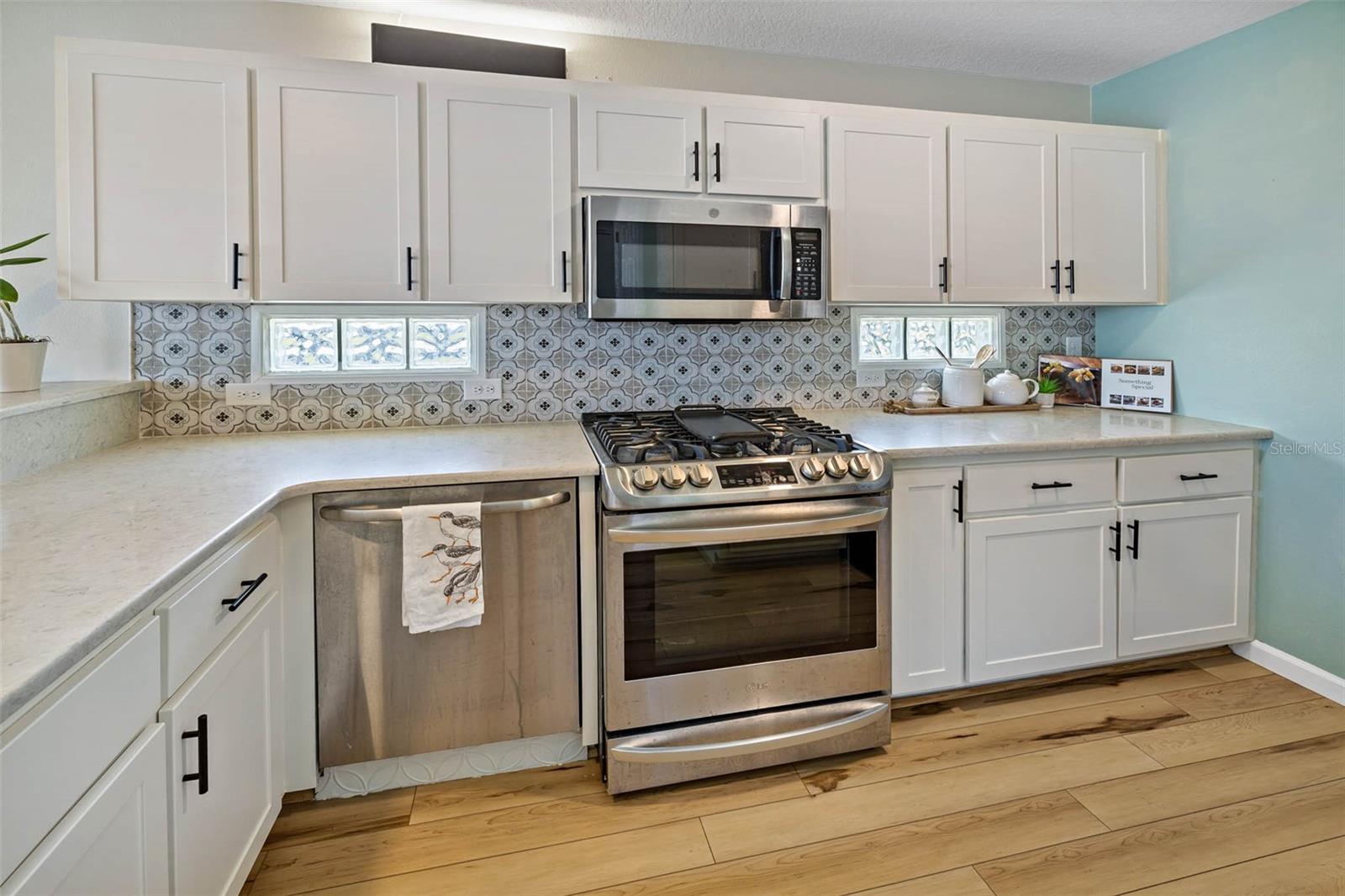 Stainless steel appliances and desirable gas stove.