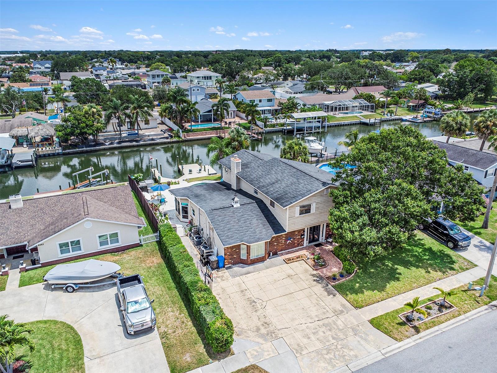 Cruising directly out to Tampa Bay from your private dock. Manatee and dolphin sightings might just become your daily routine!