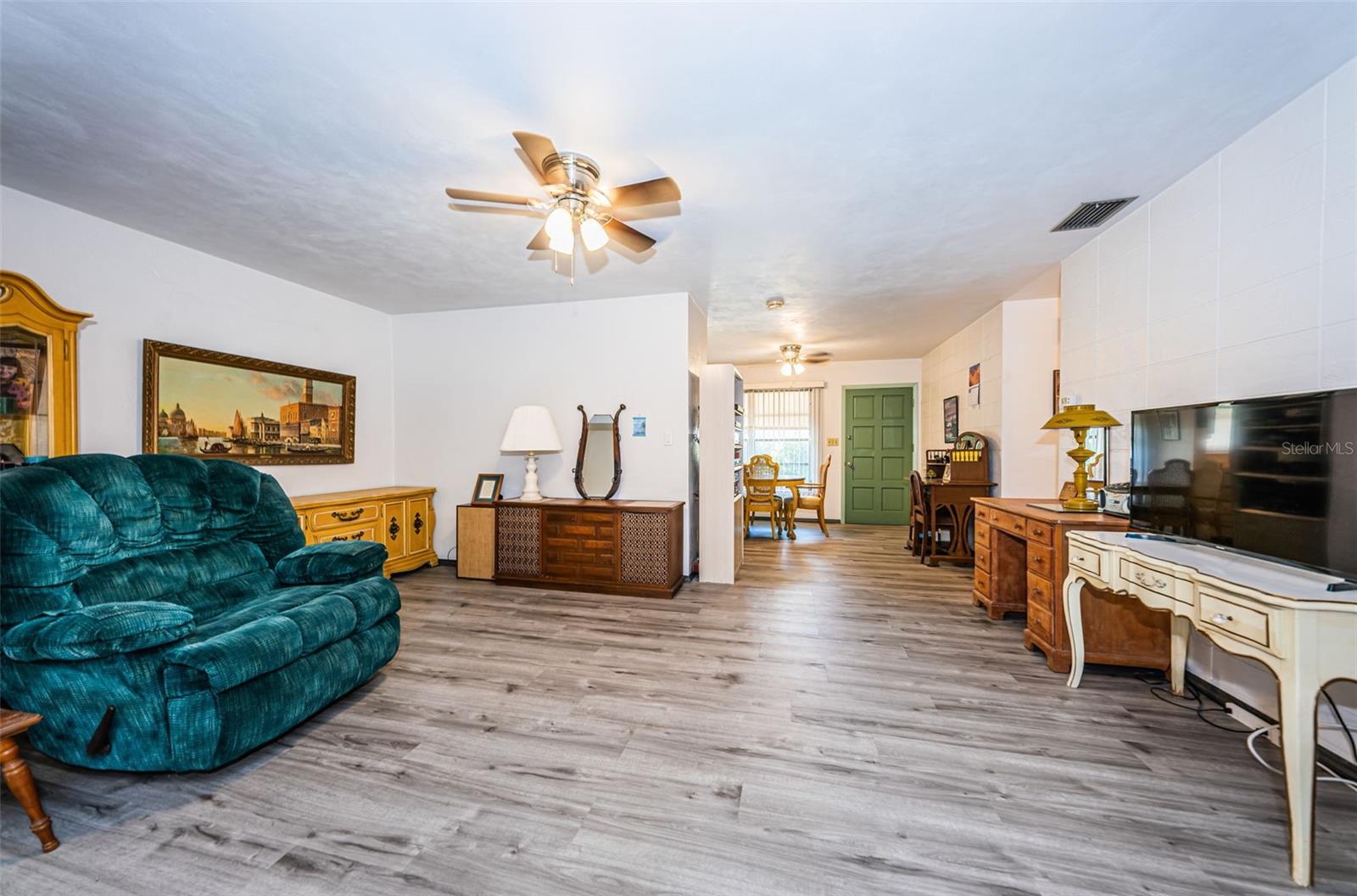 Living room with vinyl wood look planks