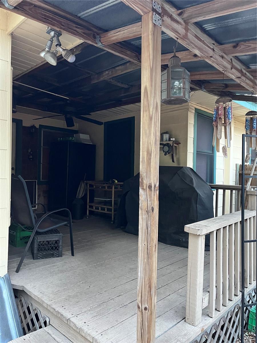 REAR/SIDE COVERED PORCH
