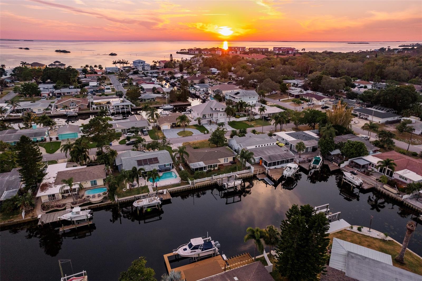 Embrace The Florida Salt Life And Make This Your New Home!