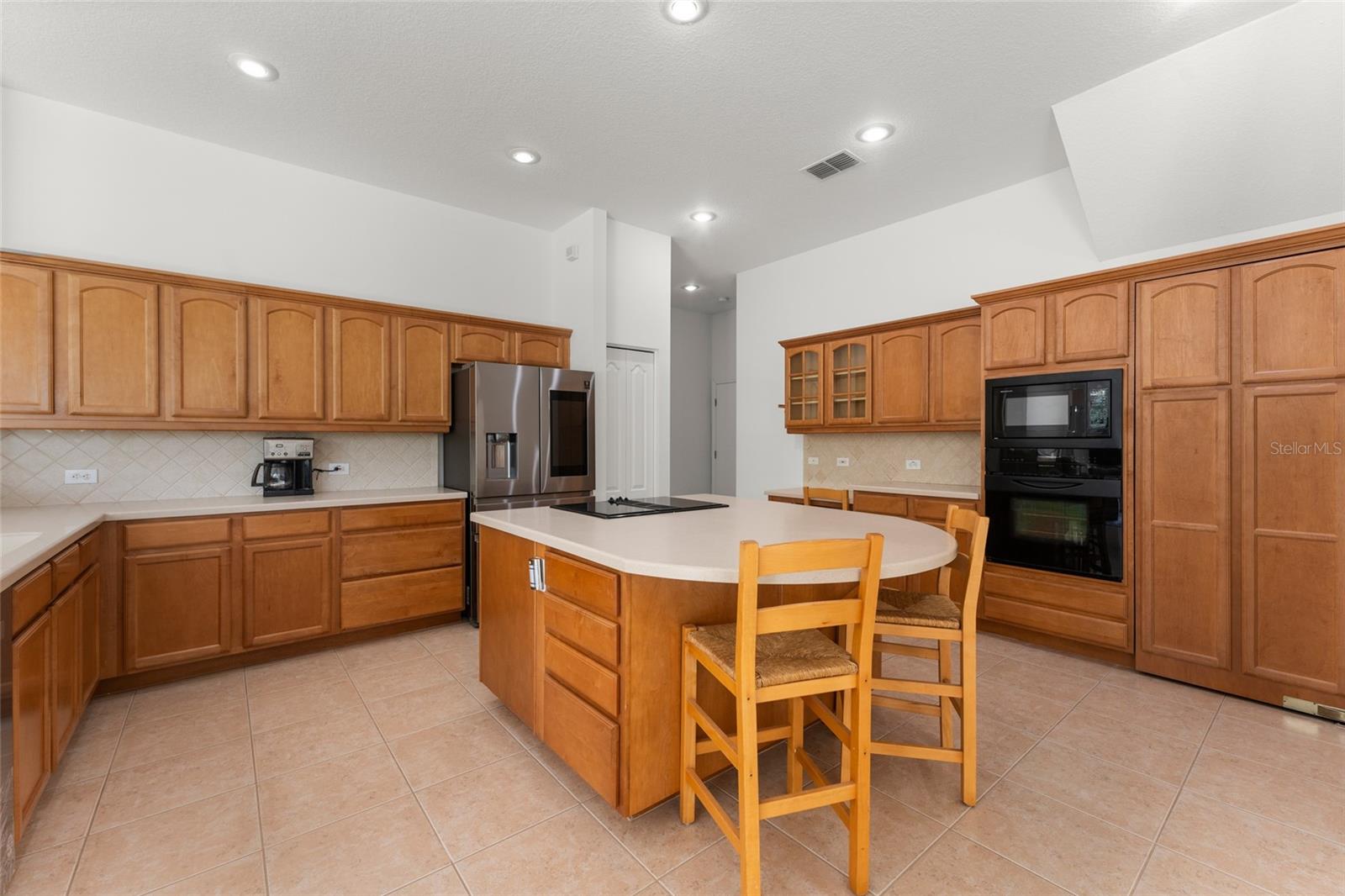 Beautiful Oversized Kitchen With Lots of Cabinet Space