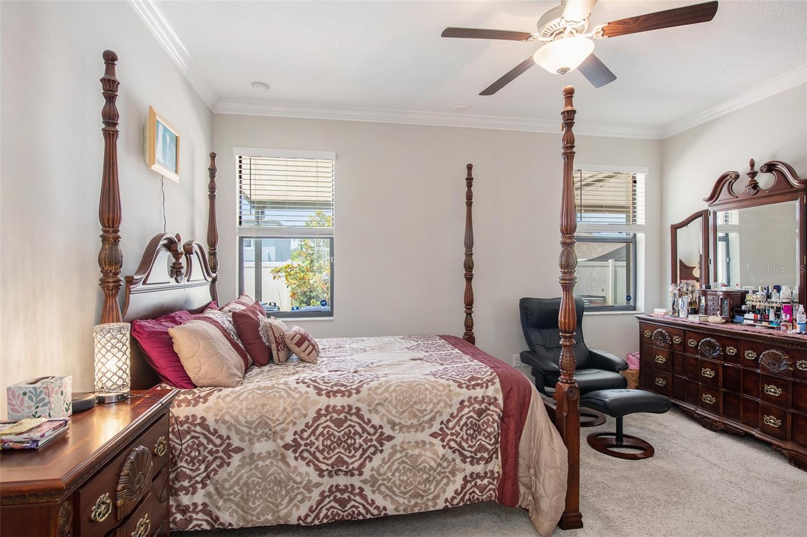 The 3 bedrooms are also bathed in natural light and feature added fans for your convenience. The master bedroom is perfectly located, providing a walk-in closet and a double vanity ensuite, while the other rooms offer flexible living space to suit your needs.