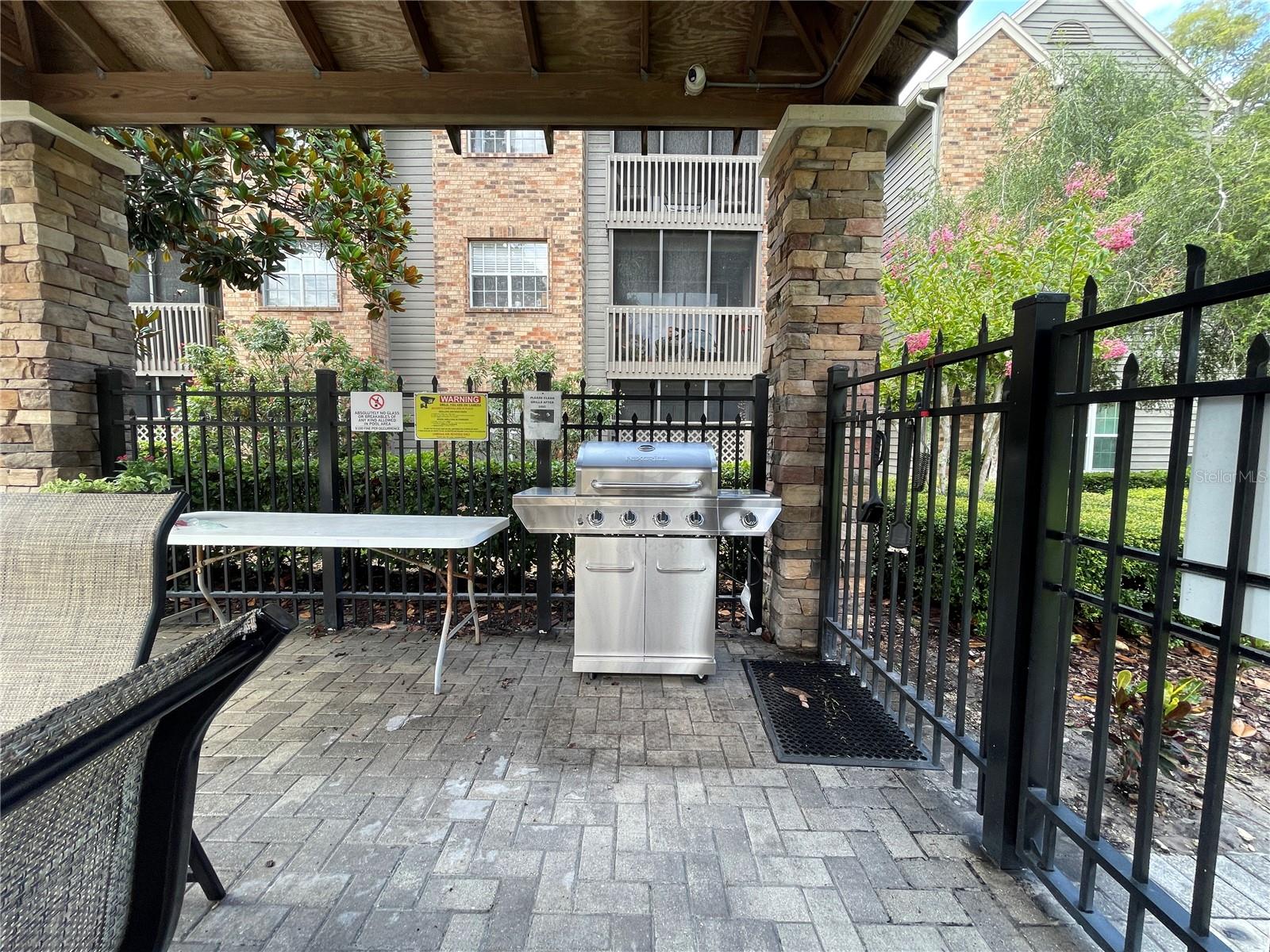 Inviting Pool Area w/Grills