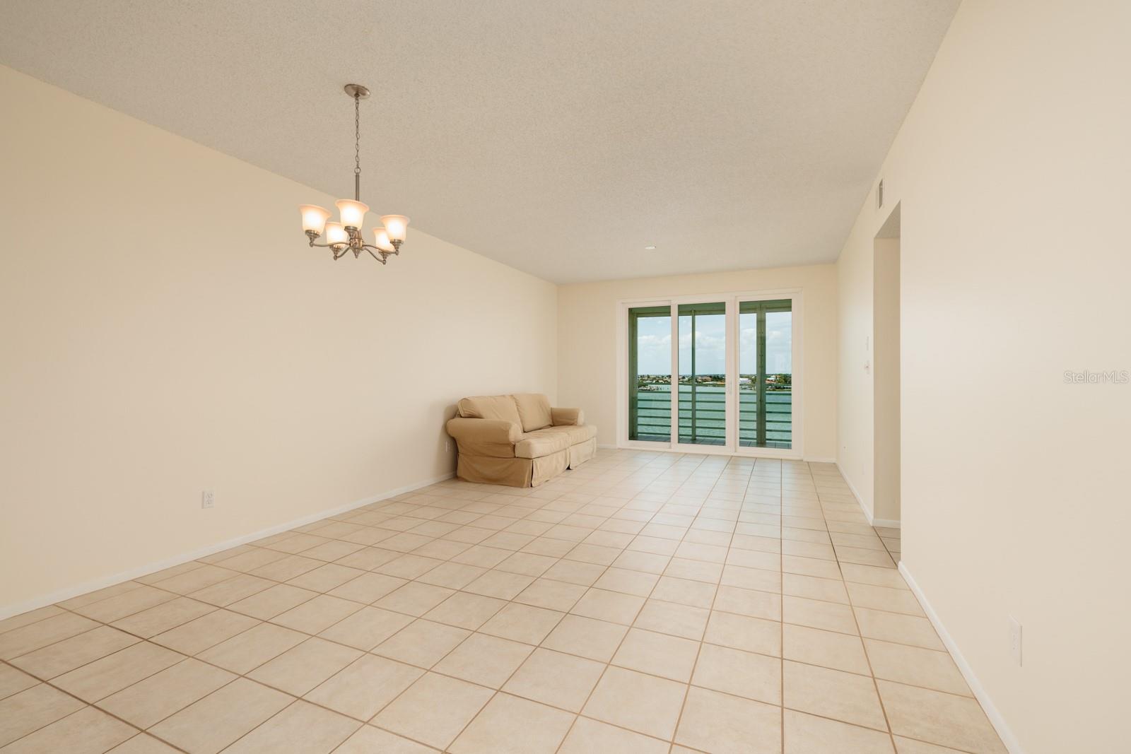 Spacious dining and living room