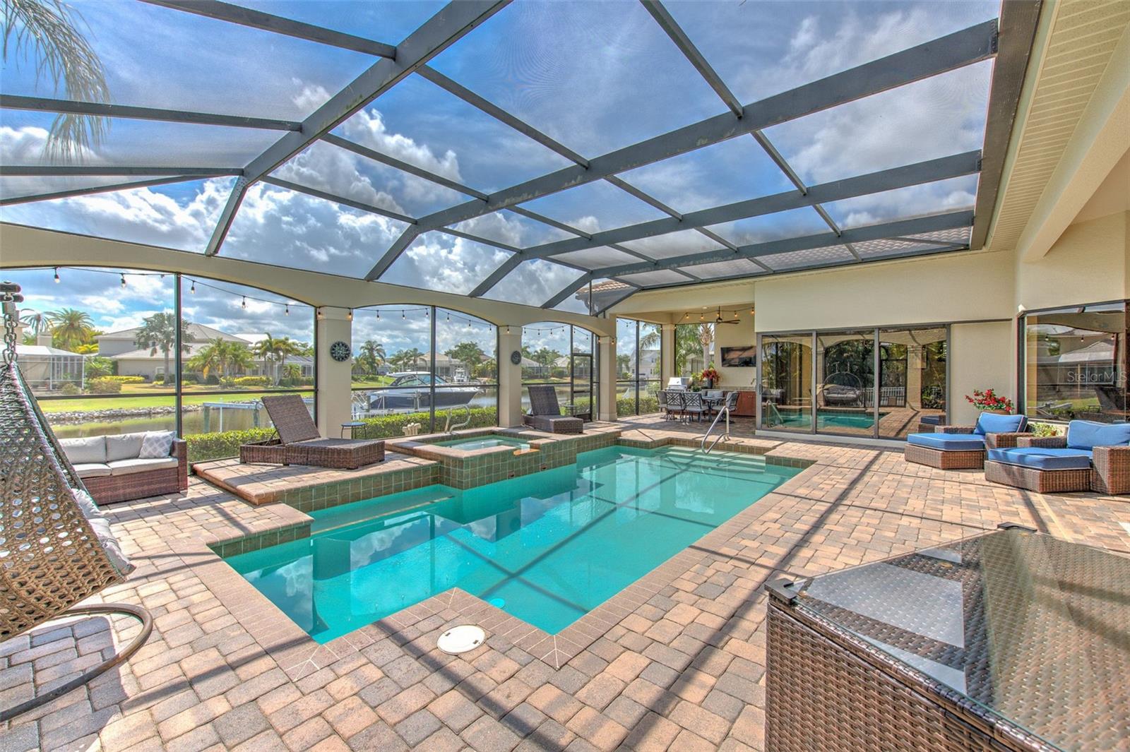 Saltwater Heated Pool with Spa