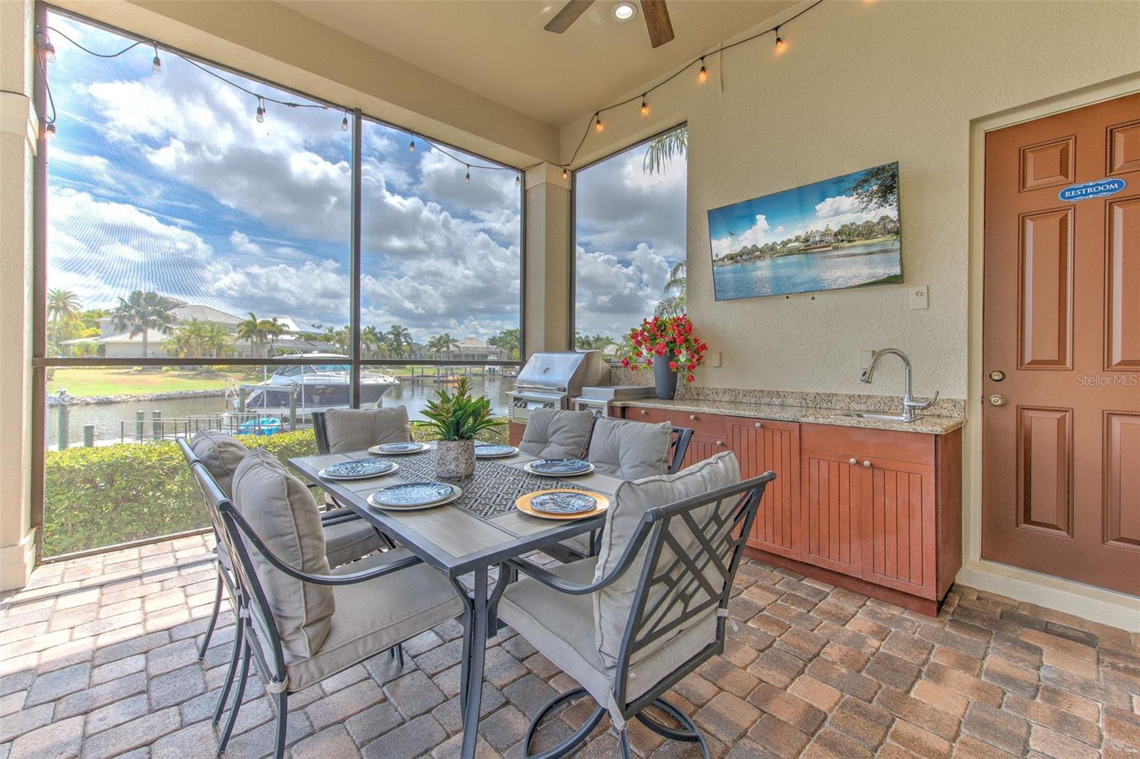 Outdoor Kitchen