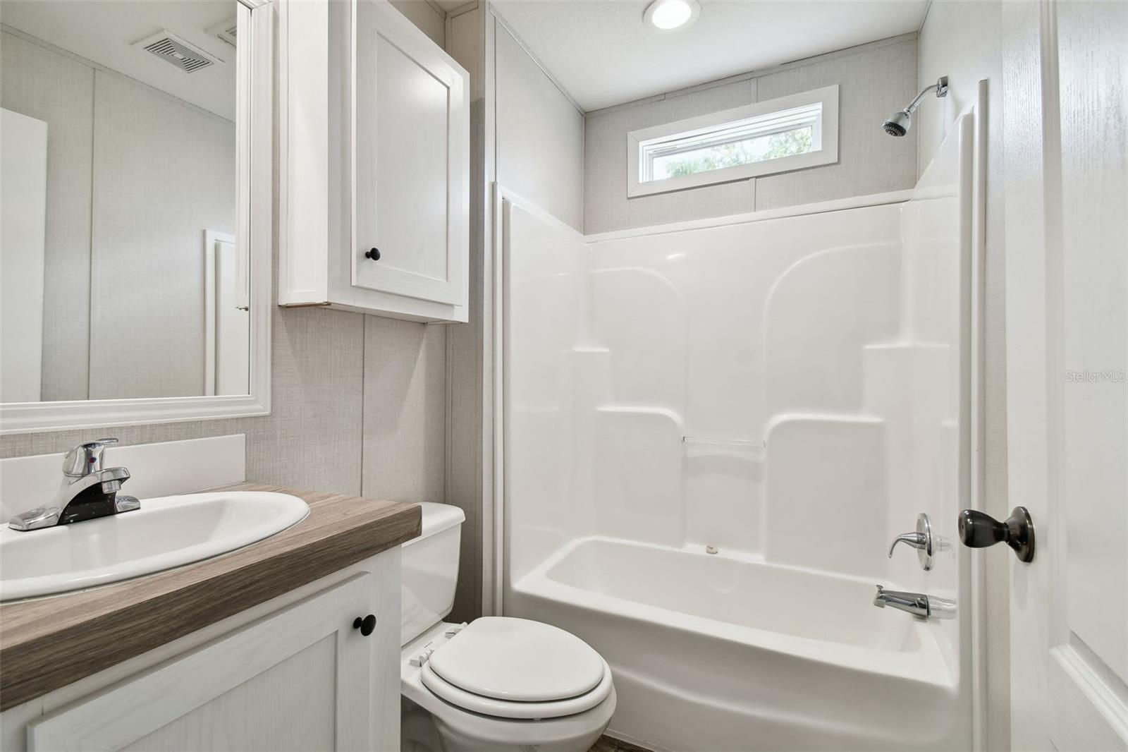 Full Bathroom of Living Area & 2 & 3 Bedrooms