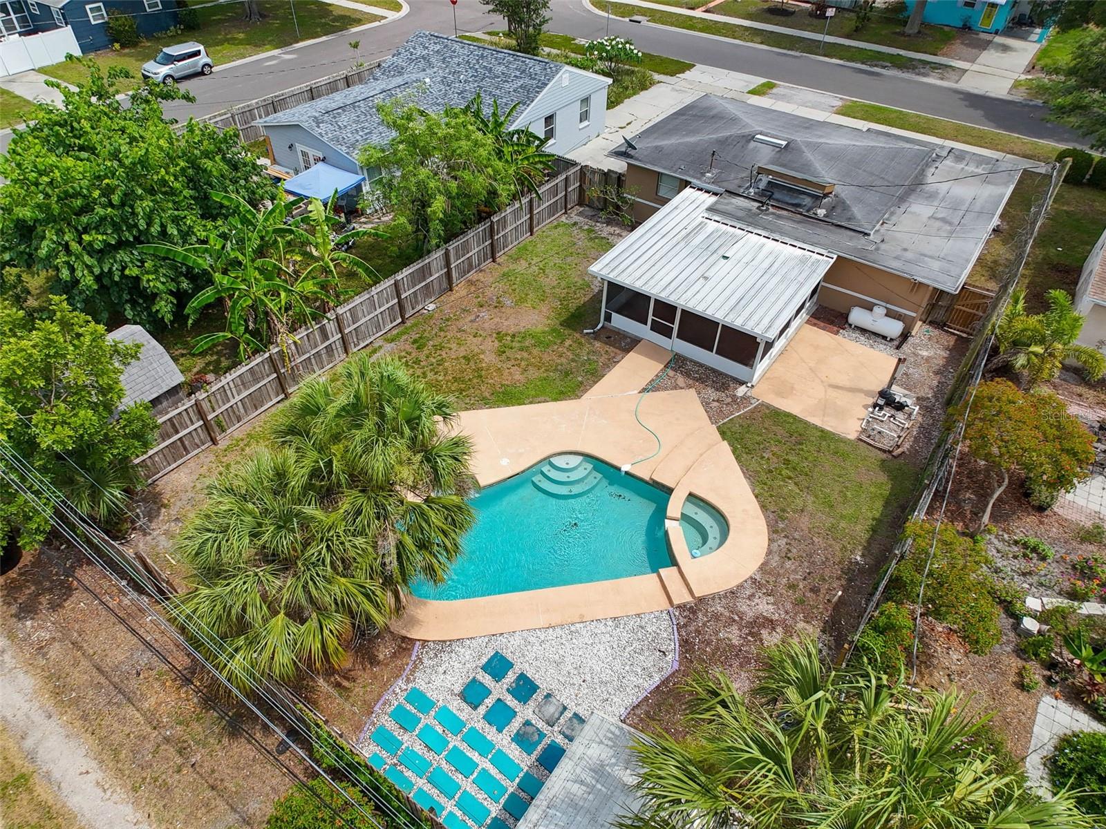 Overhead pool