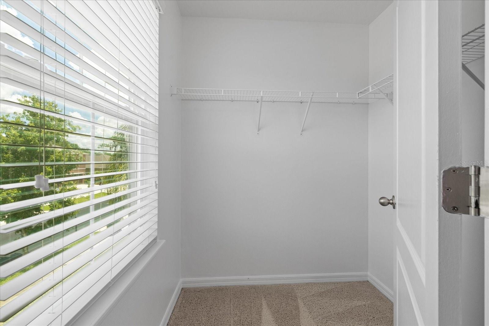 Walk in closet bedroom 3