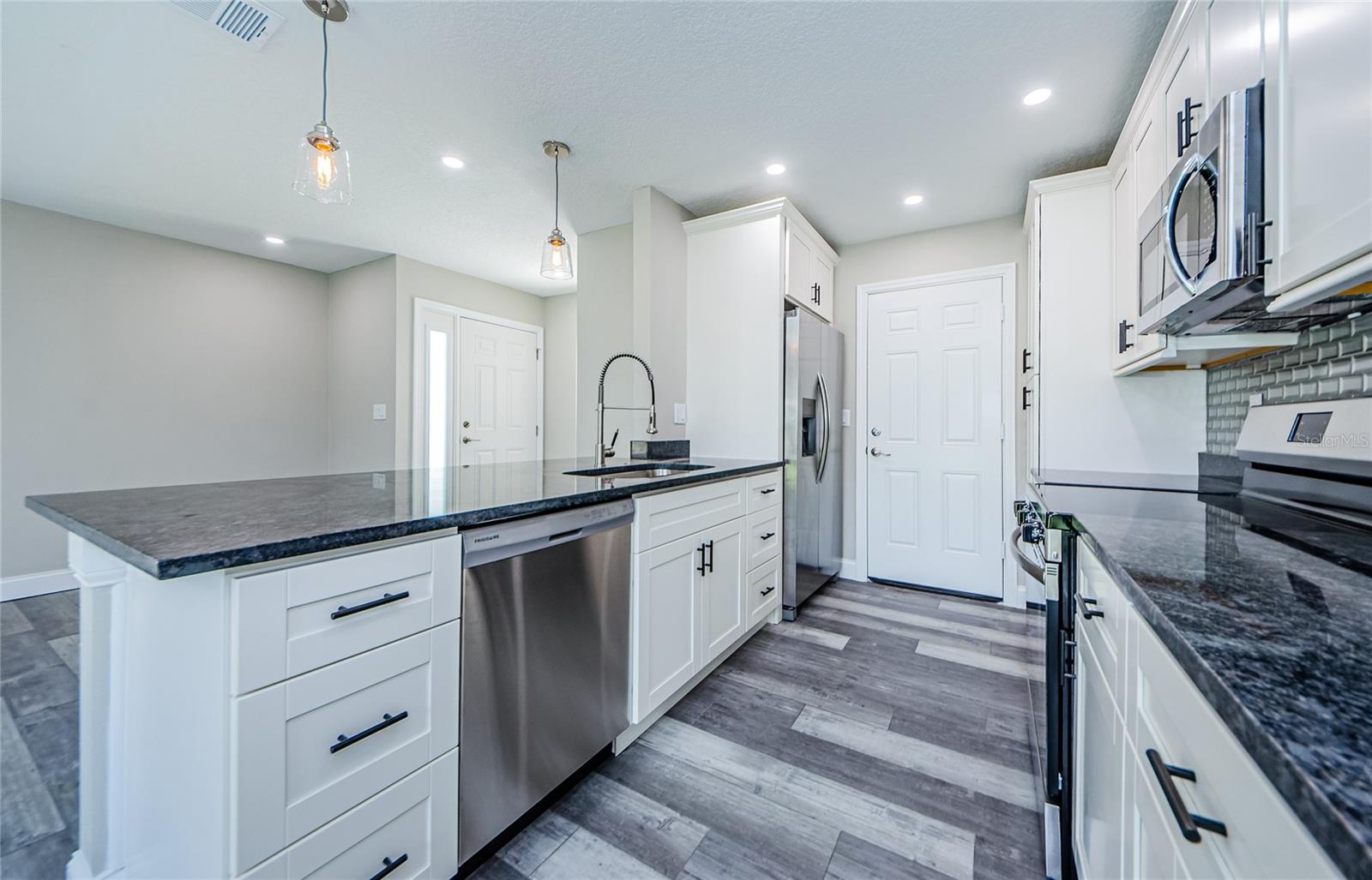 Dining Area & Kitchen