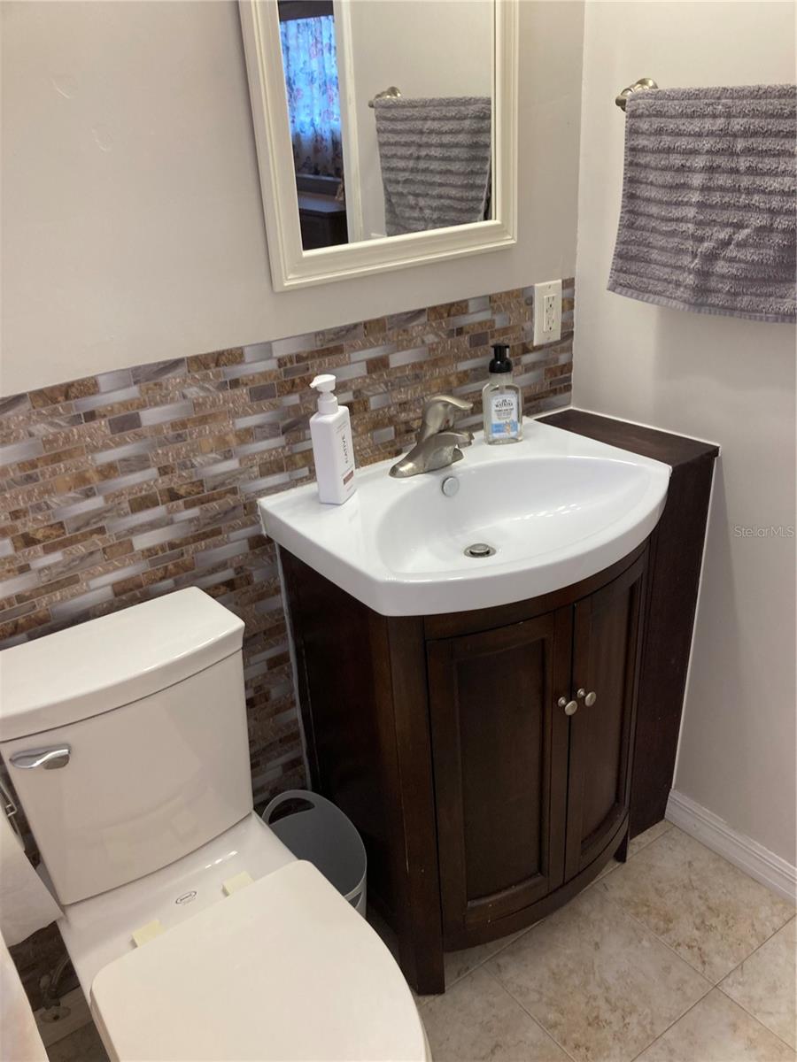 2nd Bathroom