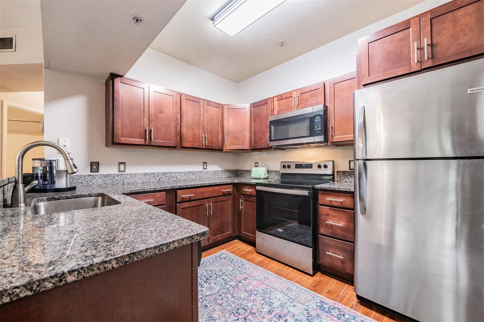 Updated Kitchen, New Stainless Steel Appliances, Granite Countertops.