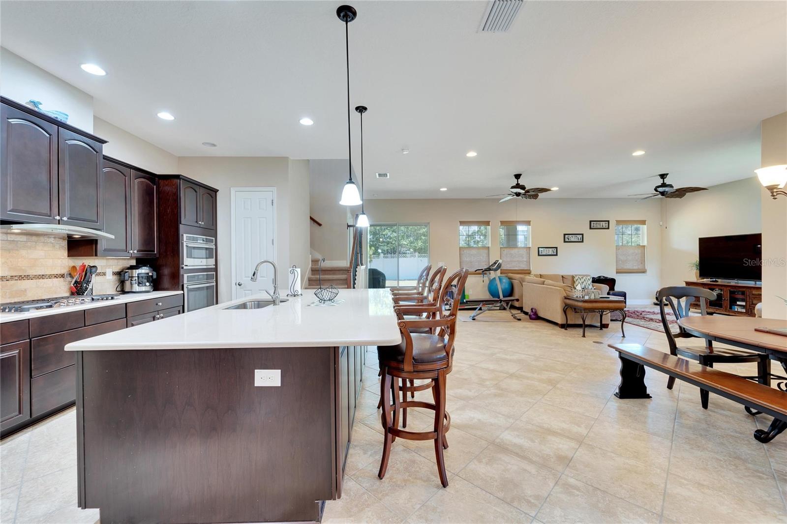 Kitchen, dining room combo